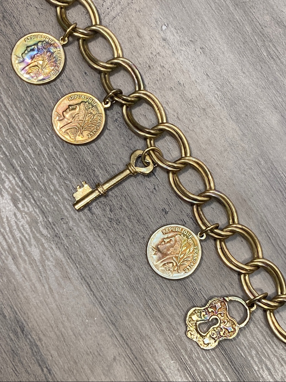 Vintage Chain Belt With Coin Key Lock Charms - Picture 6 of 16